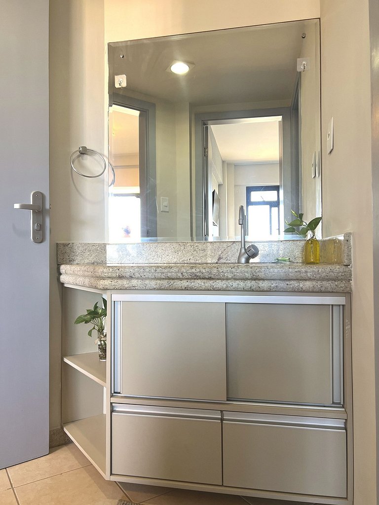 Atalaia 70m da Praia Vista Mar 4o Andar by Apê